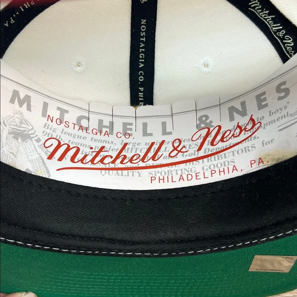 Mitchell & Ness Cleveland Cavaliers Snapback NBA Hardwood Classics Vintage Logo